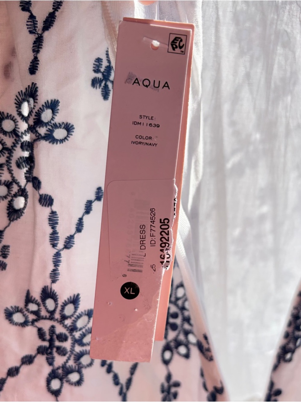 🆕🫐 AQUA Bloomingdale’s Exclusive Embroidered Dress Ivory Navy Floral Hem XL Boho - Picture 15 of 17